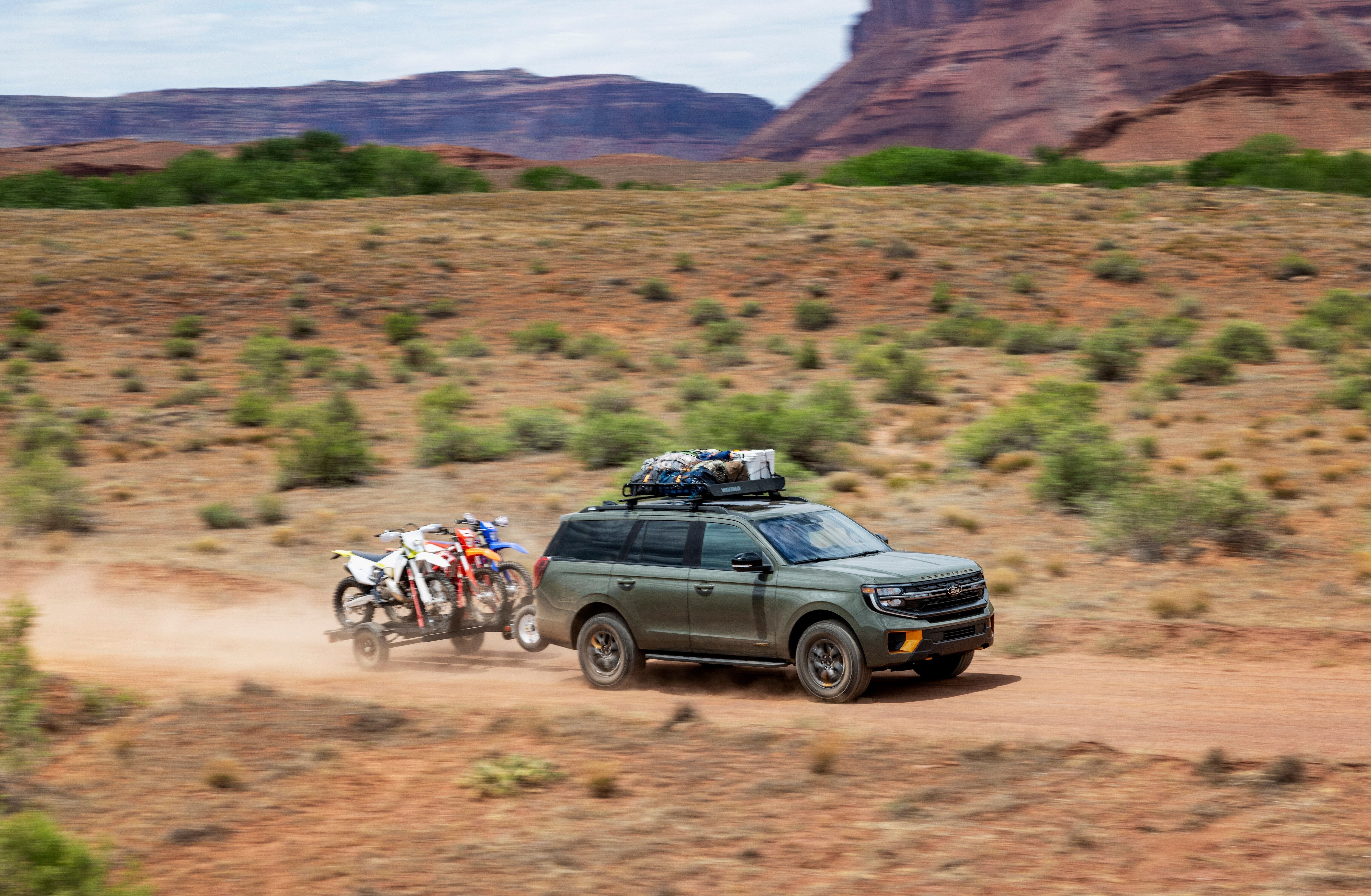 Always properly secure cargo. Available Ford and aftermarket accessories shown.